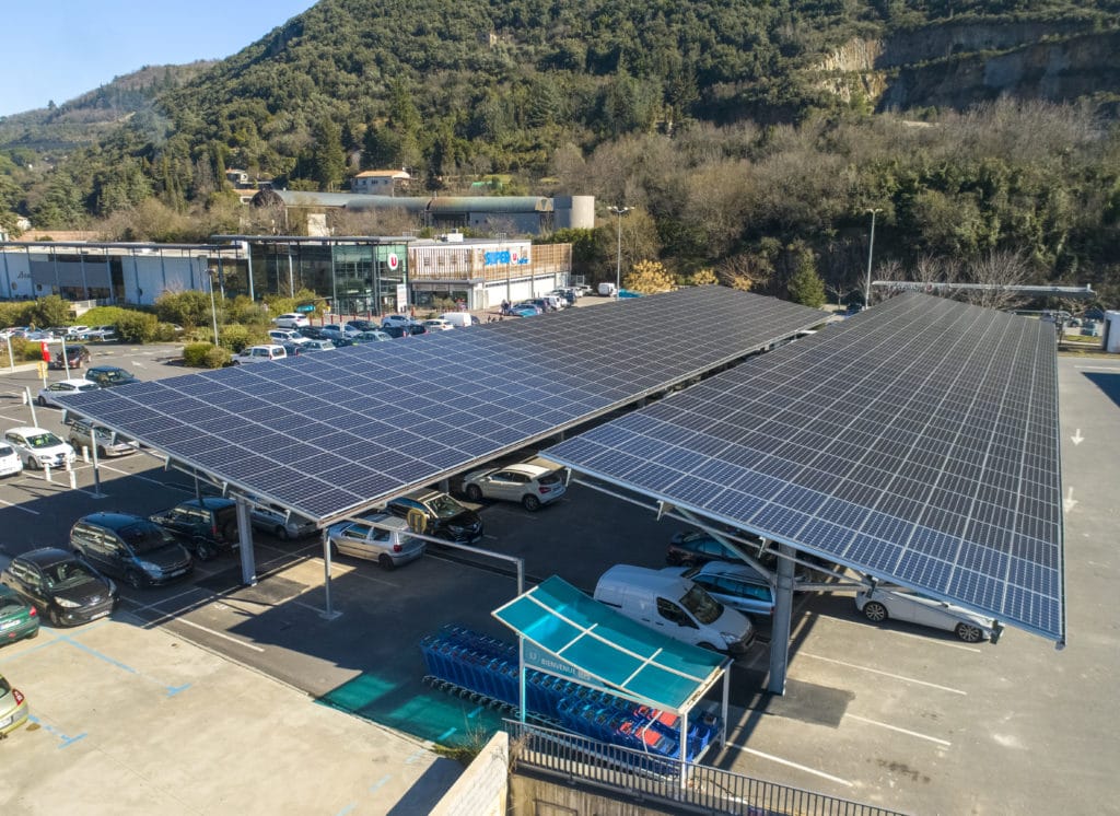 découvrez les enjeux du décret photovoltaïque 500 kwc pour les entreprises, un cadre réglementaire stratégique favorisant la transition énergétique et l'optimisation des coûts d'exploitation. informez-vous sur les opportunités d'investissement et les bénéfices environnementaux liés à cette initiative.