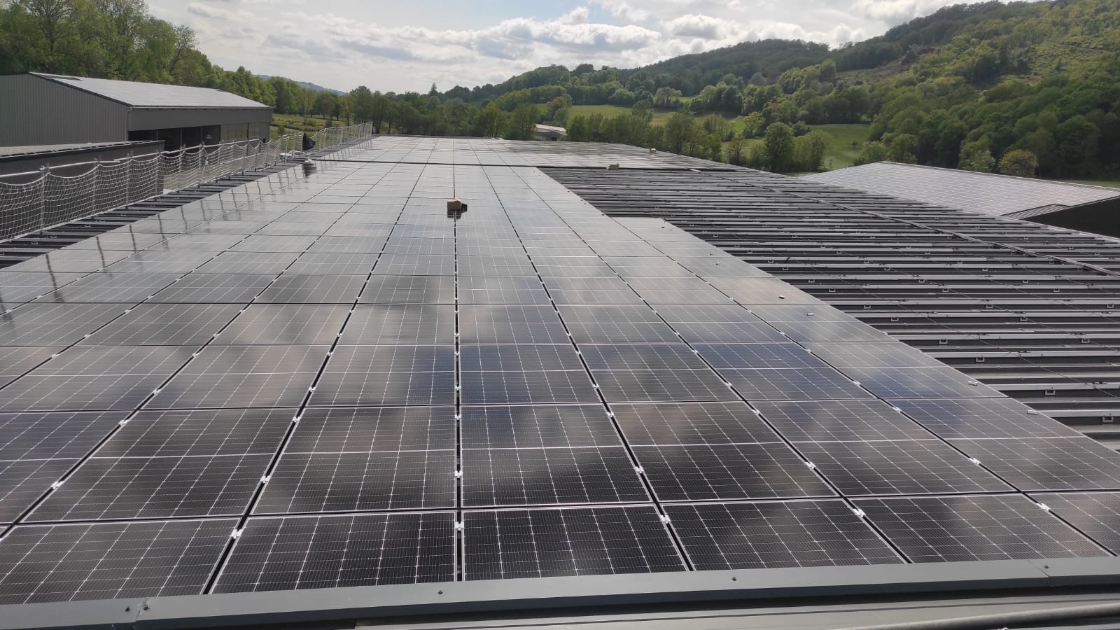 découvrez nos services de désamiantage photovoltaïque, garantissant la sécurité et la conformité de vos installations solaires. nos experts spécialisés éliminent l'amiante avec soin pour préserver l'intégrité de votre système et protéger la santé de votre environnement.