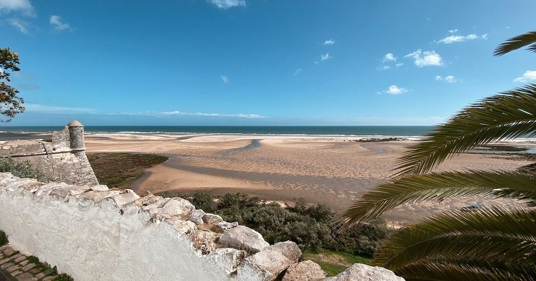 découvrez les meilleures destinations ensoleillées du grand est ! profitez de paysages magnifiques, de charmants villages et d'activités estivales variées qui sauront ravir petits et grands. préparez vos vacances dans cette région dynamique et ensoleillée de la france.