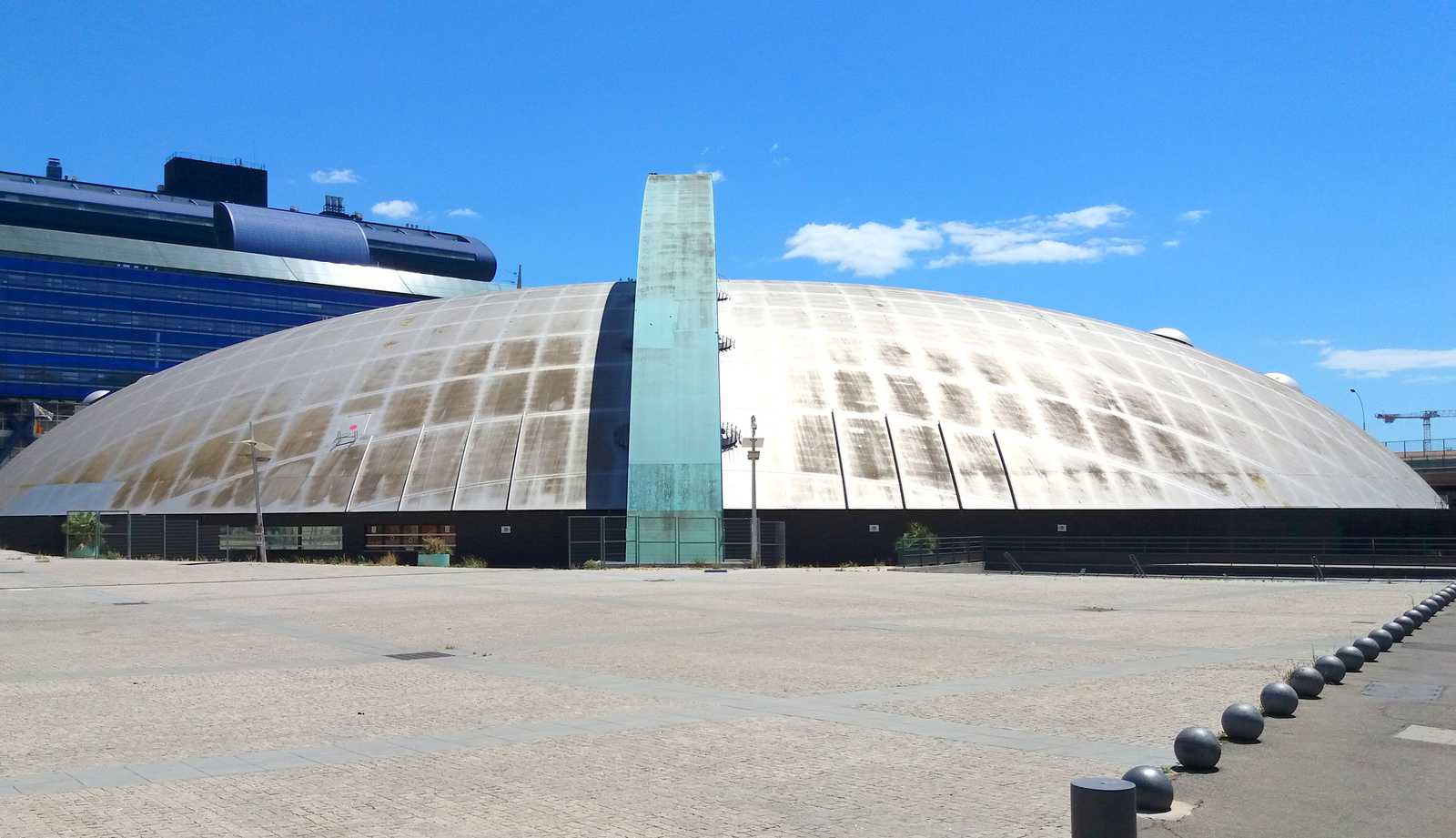 découvrez l'univers fascinant des dômes, ces structures architecturales emblématiques qui allient esthétique et ingéniosité. explorez leur histoire, leur construction et leur utilisation dans divers contextes à travers le monde.