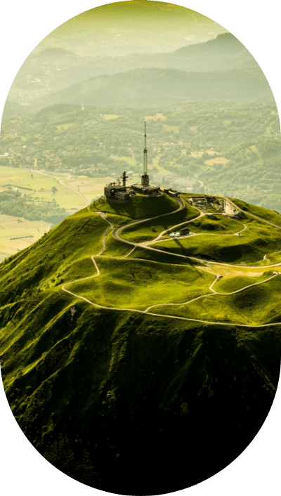 découvrez l'univers fascinant des dômes, structures architecturales emblématiques alliant esthétisme et ingéniosité. explorez leur histoire, leurs applications modernes et leur impact sur l'environnement. plongez dans le monde des dômes, entre tradition et innovation.