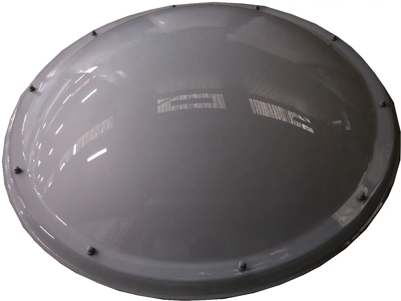 découvrez notre dôme en plexi pour toiture, alliant esthétique et fonctionnalité. idéal pour maximiser la lumière naturelle tout en protégeant vos espaces intérieurs des intempéries. parfait pour les vérandas, serres ou autres projets architecturaux.