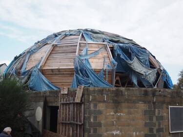 découvrez notre dôme toit économique, une solution innovante et abordable pour vos projets architecturaux. alliant esthétique et efficacité énergétique, ce dôme réduit les coûts tout en offrant une protection optimale. idéal pour les constructions durables.