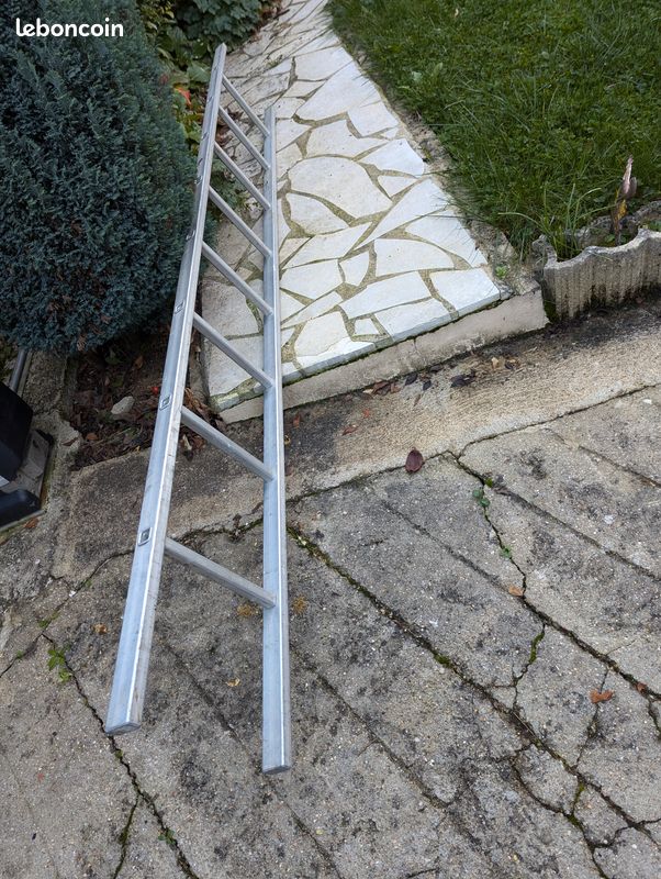 découvrez notre sélection d'échelles en aluminium, légères et robustes, idéales pour tous vos travaux en hauteur. parfaites pour les professionnels et les bricoleurs, elles offrent sécurité et facilité d'utilisation. trouvez l'échelle en alu qui répond à vos besoins !