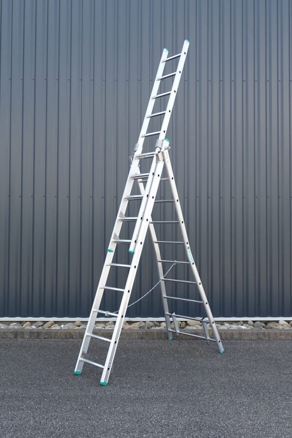 découvrez notre échelle aluminium modulable, idéale pour tous vos travaux en hauteur. pratique et légère, elle s'ajuste facilement à vos besoins avec sa conception polyvalente, garantissant sécurité et confort d'utilisation. parfaite pour les professionnels comme pour les bricoleurs !