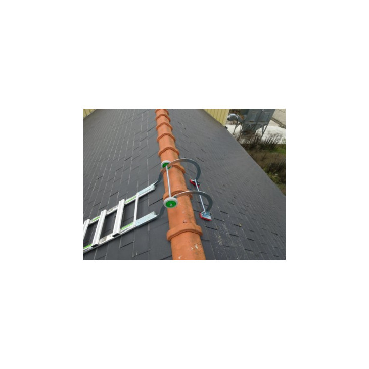 découvrez notre sélection d'échelles de toit, conçues pour garantir sécurité et facilité d'accès lors de vos travaux en hauteur. idéales pour les professionnels et les bricoleurs, nos échelles allient robustesse et praticité pour une utilisation en toute confiance.