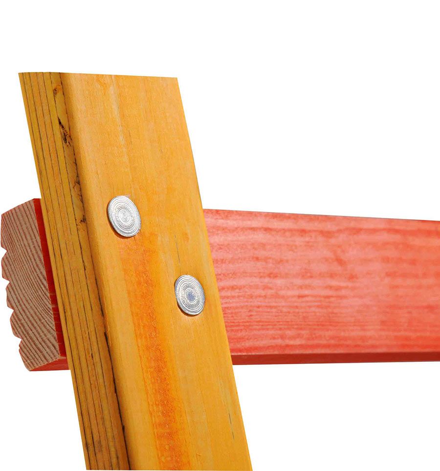 découvrez notre échelle en bois spécialement conçue pour accéder facilement à votre toit. robuste et esthétique, elle allie sécurité et style pour vos projets de toiture.