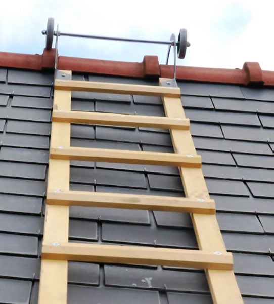 découvrez notre sélection d'échelles pour toit chez leroy merlin, idéales pour les travaux de toiture et l'entretien de votre maison. robustes, sécurisées et faciles à manœuvrer, elles sont conçues pour répondre à tous vos besoins d'accès en hauteur.