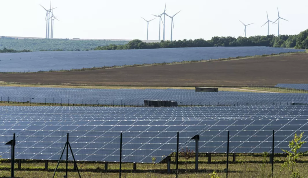 découvrez comment l'énergie durable photovoltaïque transforme notre rapport à l'électricité. apprenez les avantages des panneaux solaires, leur impact positif sur l'environnement et comment ils peuvent réduire votre facture d'énergie tout en contribuant à un avenir plus vert.