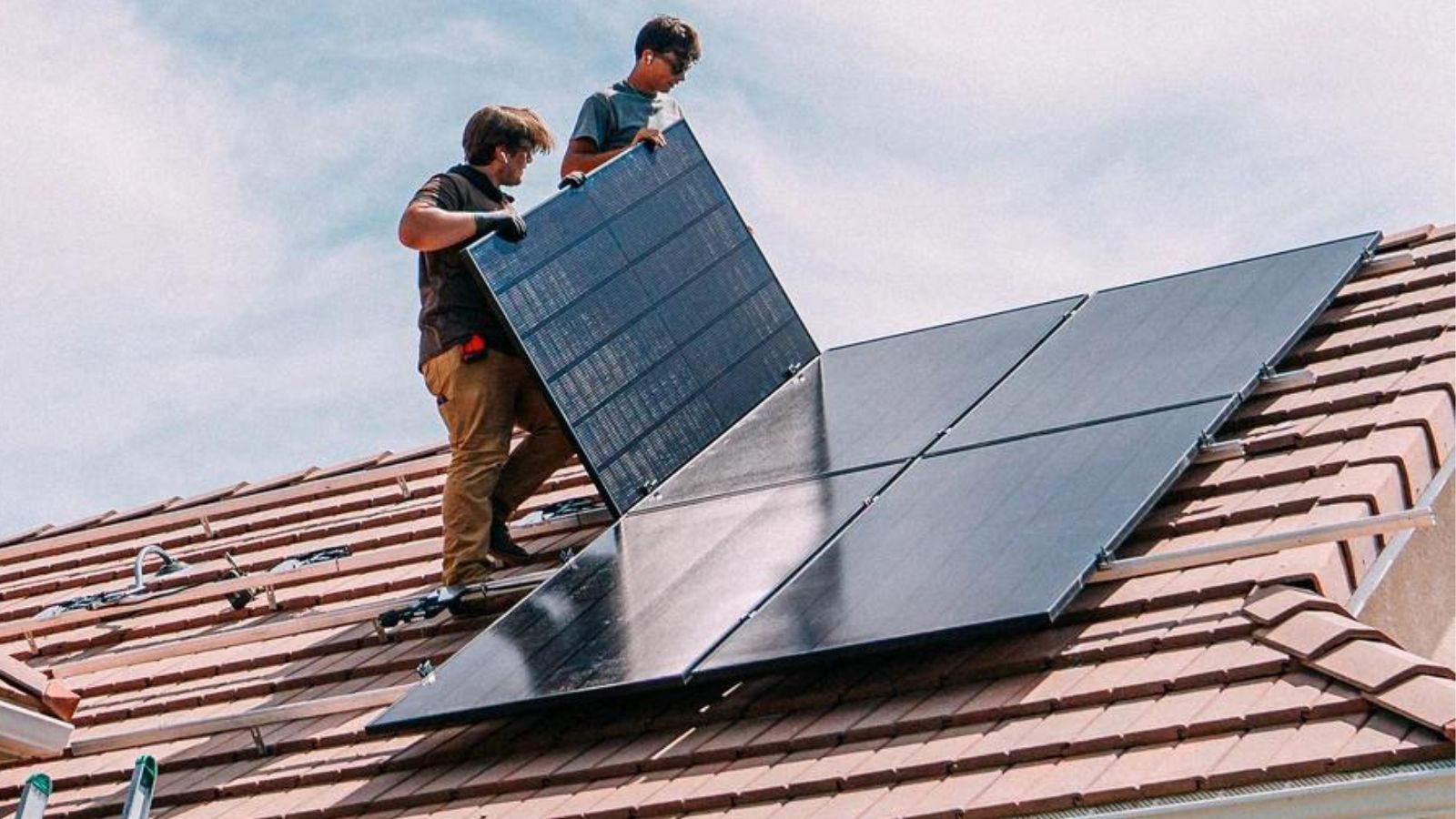 découvrez les avantages de l'énergie solaire, une source d'énergie renouvelable et durable. apprenez comment elle peut réduire vos factures d'électricité, contribuer à la protection de l'environnement et s'intégrer facilement dans votre quotidien. optez pour une consommation énergétique plus verte et économisez dès aujourd'hui !