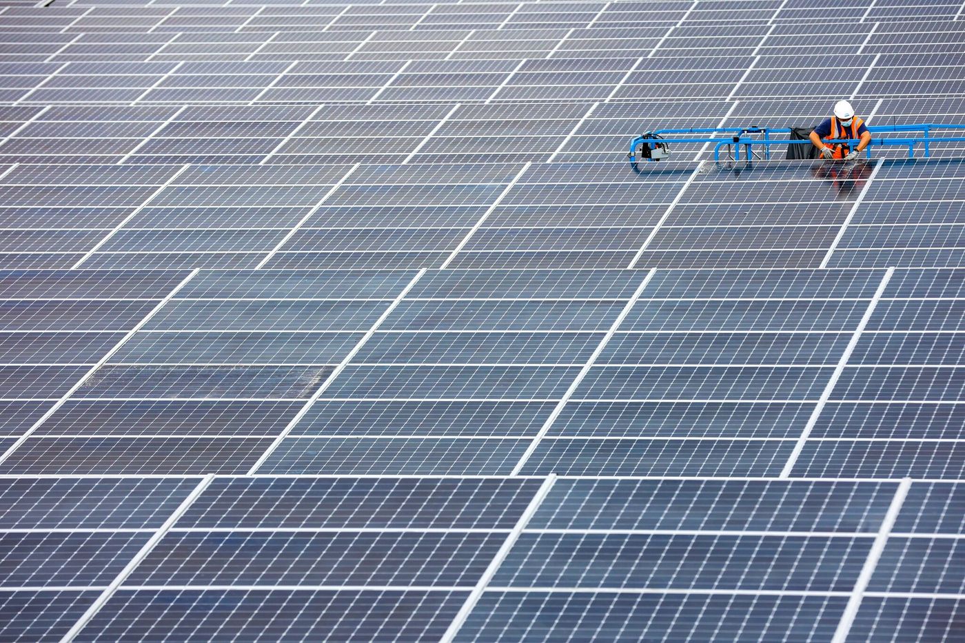 découvrez les perspectives de l'énergie solaire en france en 2025 : innovations, politiques et tendances qui façonnent un avenir durable et respectueux de l'environnement.