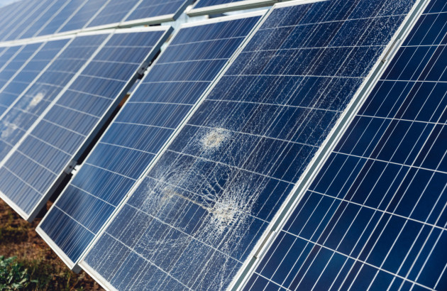 découvrez les enjeux liés à la surimposition photovoltaïque, une problématique cruciale pour le développement des énergies renouvelables en france. analyse des impacts sur les consommateurs, les producteurs d'énergie solaire et l'environnement.