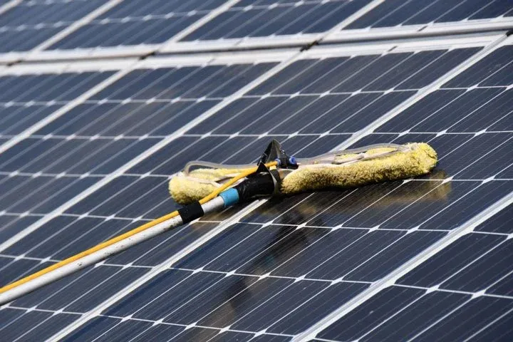 découvrez l'importance de l'entretien photovoltaïque urbain pour optimiser la performance de vos installations solaires. apprenez les meilleures pratiques et conseils pour garantir la durabilité de vos panneaux solaires et maximiser leur efficacité dans un environnement urbain.