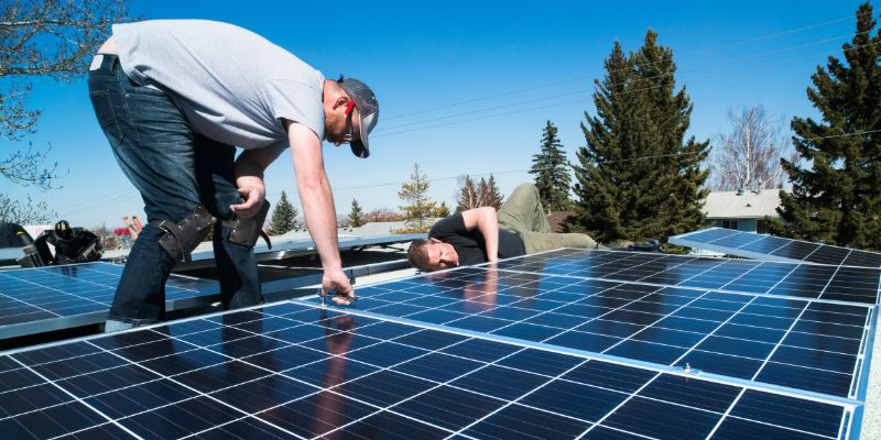 découvrez les erreurs fréquentes lors de l'entretien de vos panneaux solaires et apprenez comment les éviter pour maximiser leur efficacité et prolonger leur durée de vie. des conseils pratiques pour un fonctionnement optimal de votre installation solaire.