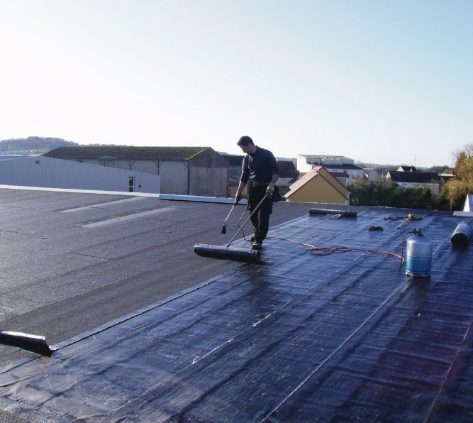 découvrez les solutions d'étanchéité epdm, un matériau durable et performant pour protéger vos toitures, terrasses et infrastructures contre les infiltrations d'eau. idéal pour les professionnels et les particuliers, l'epdm assure une étanchéité optimale et une longévité exceptionnelle.