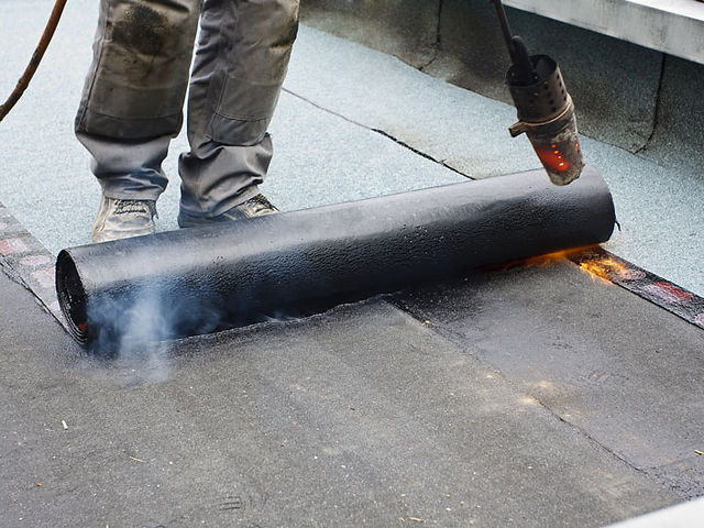 découvrez nos solutions d'étanchéité pour toits terrasses, assurant une protection durable contre les infiltrations d'eau. profitez de conseils d'experts et de produits de qualité pour pérenniser votre espace extérieur.