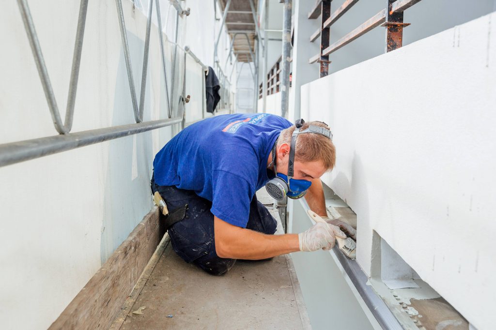 découvrez nos solutions innovantes pour l'étanchéité de votre toiture. assurez une protection durable contre les intempéries et améliorez l'efficacité énergétique de votre maison grâce à nos services professionnels. prolongez la vie de votre toit avec nos techniques d'étanchéité éprouvées.