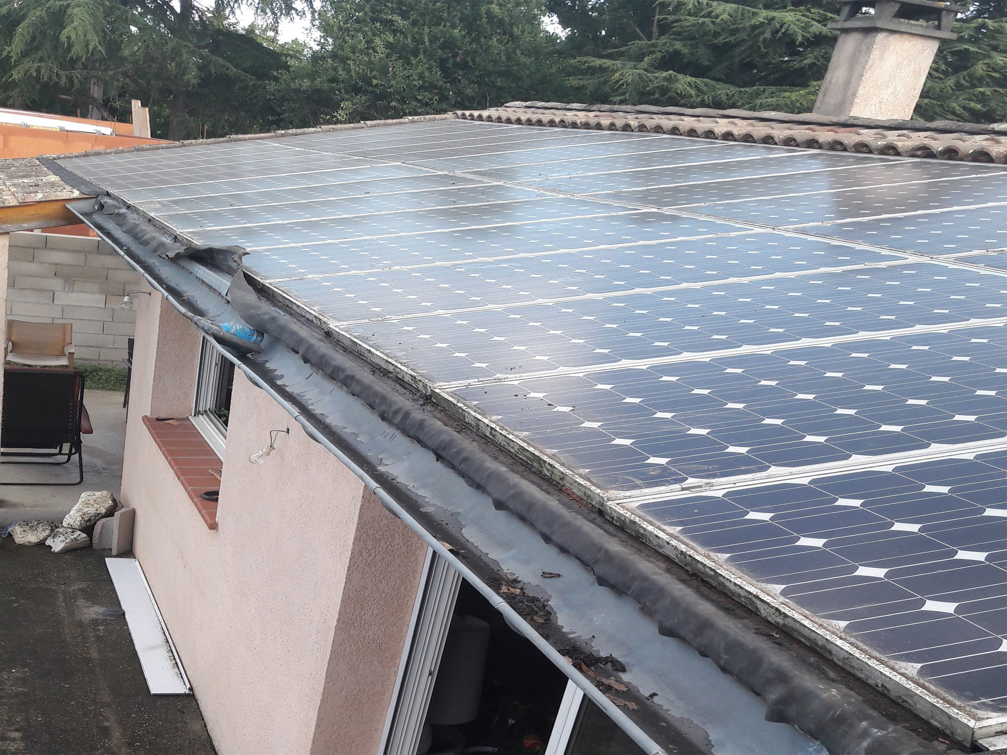 découvrez nos solutions d'étanchéité spécifiquement conçues pour les toitures photovoltaïques. assurez la durabilité et la performance de vos installations solaires tout en protégeant votre toiture contre les infiltrations d'eau. optez pour une expertise reconnue et une qualité supérieure pour maximiser votre investissement solaire.