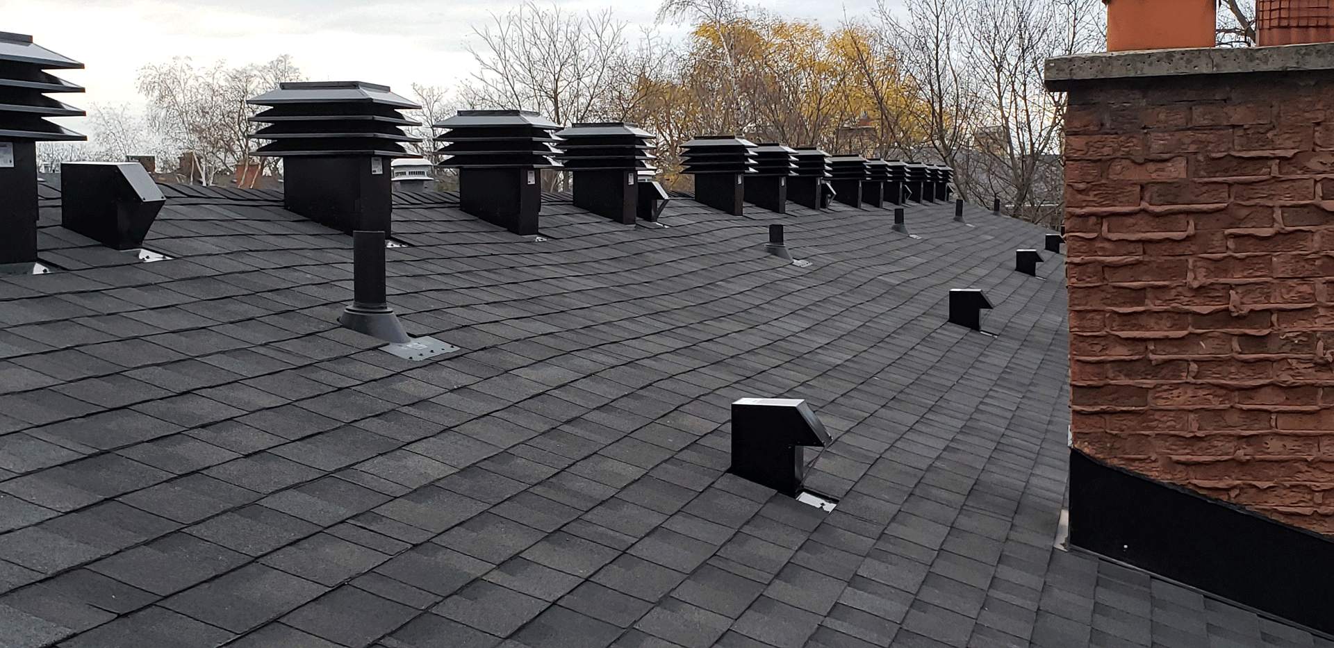 découvrez nos services d'évacuation toiture pour assurer la sécurité de votre habitation. notre équipe spécialisée intervient rapidement pour retirer les débris, prévenir les risques d'infiltrations et prolonger la durée de vie de votre toiture. faites confiance à notre expertise pour une intervention efficace et professionnelle.