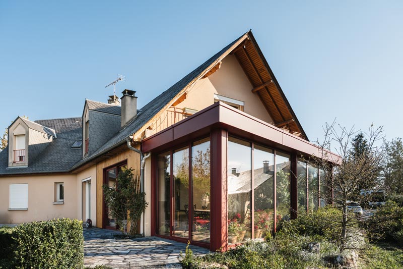 découvrez nos solutions innovantes pour l'extension de toit, alliant esthétique et performance. transformez votre espace de vie avec des structures sur mesure adaptées à vos besoins et à votre style.