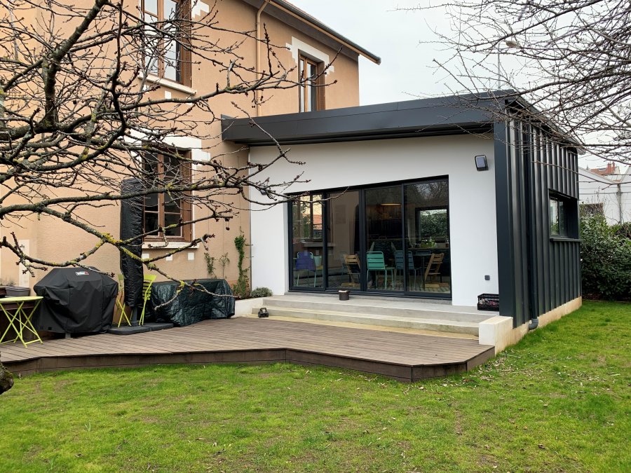 découvrez comment une extension de toit en acier peut transformer votre espace de vie. alliant durabilité et esthétique moderne, cette solution innovante optimise l'espace tout en offrant une excellente protection contre les intempéries. explorez les avantages d'une extension en acier pour embellir votre maison.