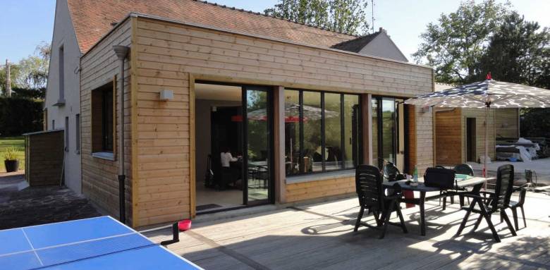 découvrez nos solutions d'extension toiture pour agrandir votre espace de vie tout en améliorant l'esthétique de votre maison. profitez d'une expertise inégalée et de matériaux de qualité pour réaliser votre projet d'extension en toute sérénité.