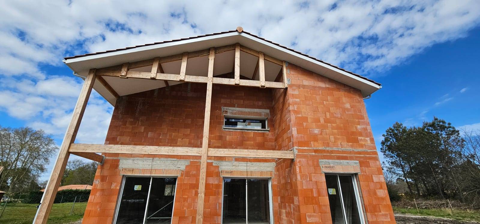 découvrez notre expertise en tant que fabricant de toitures de qualité supérieure. nous vous offrons des solutions sur mesure pour tous vos projets de couverture, alliant esthétique et durabilité. faites confiance à notre savoir-faire pour protéger votre habitat.