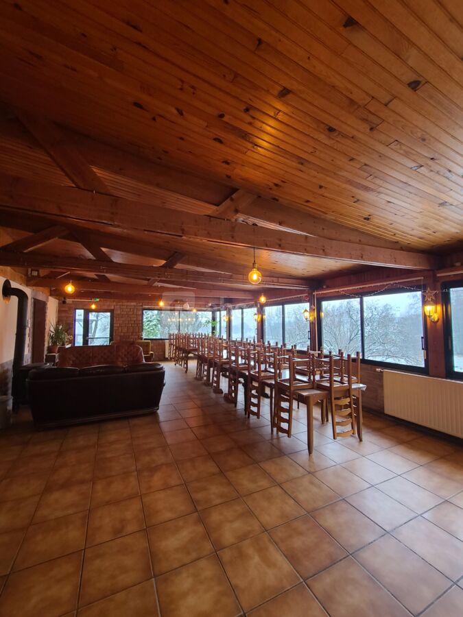 découvrez le faîte, une œuvre d'art architecturale qui sublime les toits en apportant une touche d'élégance et de protection. explorez son histoire, sa signification et son importance dans le patrimoine culturel.