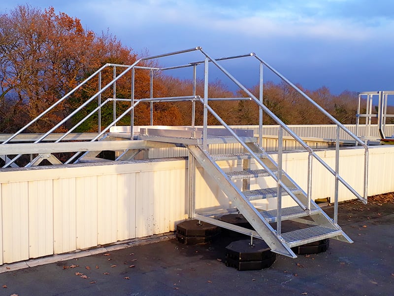 découvrez nos solutions innovantes pour un accès sécurisé et facile à votre toit. que ce soit pour l'entretien, la réparation ou l'installation, nos produits garantissent à la fois sécurité et efficacité. explorez nos options d'accès toit adaptées à tous les besoins.