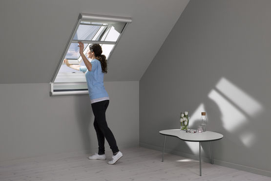 découvrez nos fenêtres de toit qui offrent une lumière naturelle abondante et une ventilation optimale pour votre maison. améliorez votre espace de vie avec des designs élégants et une installation facile.