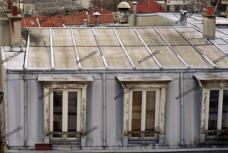 découvrez notre fenêtre de toit 55x70, idéale pour apporter lumière et aération à vos espaces. conçue pour s'adapter aux différents types de toits, elle offre une excellente isolation thermique et phonique, tout en ajoutant une touche moderne à votre intérieur. parfaite pour améliorer votre qualité de vie, cette fenêtre de toit est un choix judicieux pour optimiser votre habitat.