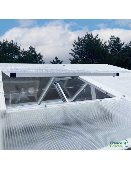 découvrez nos fenêtres de toit qui apportent lumière naturelle et ventilation à votre espace. idéales pour les combles et les pièces sous pente, elles allient design et fonctionnalité pour améliorer votre confort quotidien.