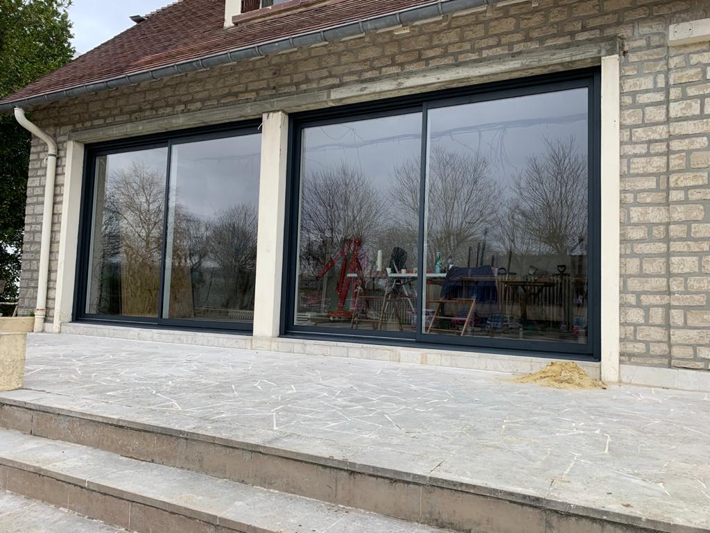 découvrez les avantages des fenêtres coulissantes pour votre maison : esthétique moderne, gain d'espace et luminosité optimale. transformez votre intérieur avec élégance grâce à nos solutions sur mesure.