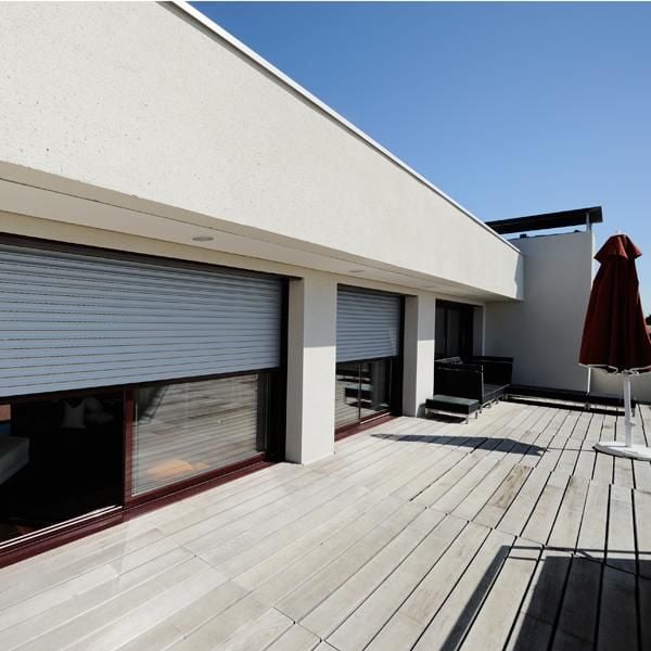 découvrez la fenêtre de toit technal : une solution esthétique et performante pour maximiser la lumière naturelle dans votre intérieur. alliant innovation et design, les fenêtres de toit technal sont idéales pour améliorer le confort de votre logement tout en optimisant l'efficacité énergétique.