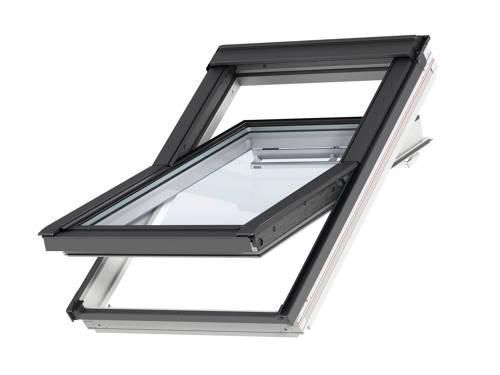 découvrez notre fenêtre de toit 55x70, idéale pour apporter lumière naturelle et ventilation à vos espaces sous pente. conçue pour allier esthétique et performance, cette fenêtre est parfaite pour optimiser votre confort tout en embellissant votre intérieur.