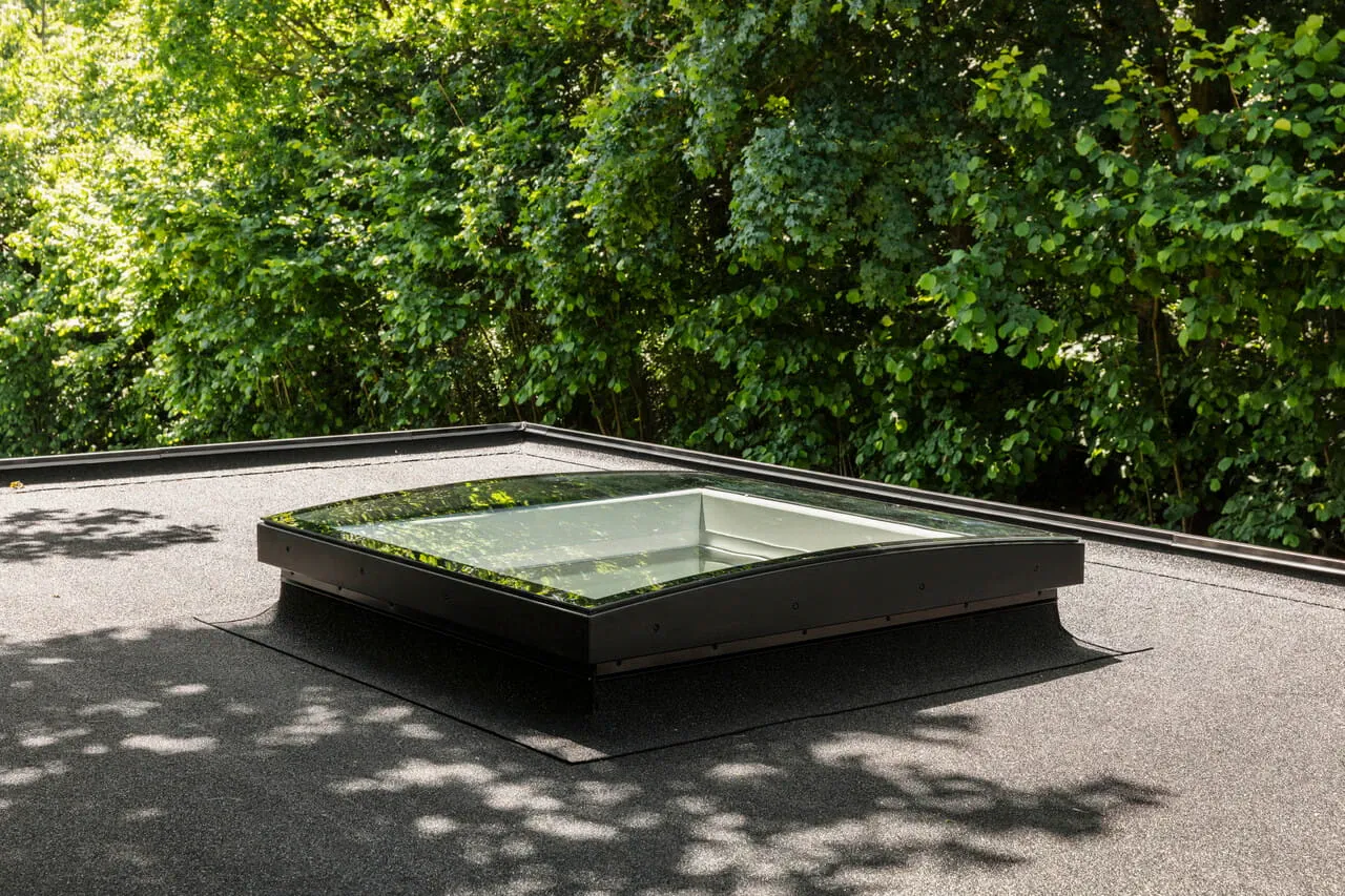 découvrez notre sélection de fenêtres pour toit plat chez leroy merlin. alliez esthétisme et performance avec nos produits adaptés à tous vos projets. profitez d'un éclairage naturel optimal et d'une isolation efficace pour votre espace. commandez dès maintenant et donnez vie à vos envies d’aménagement !