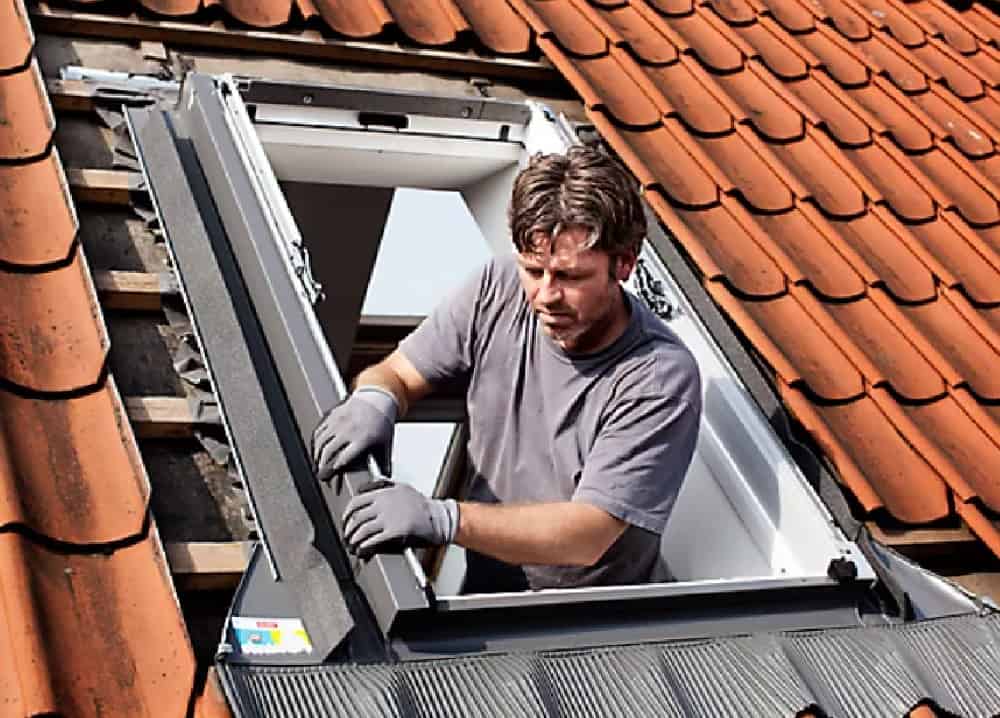 découvrez nos fenêtres de toit en pvc économiques, alliant performance thermique et design moderne. idéales pour optimiser la luminosité de votre espace tout en respectant votre budget.