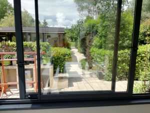 découvrez nos fenêtres pour véranda, alliant esthétique et performance énergétique. transformez votre espace de vie avec des solutions sur mesure, offrant luminosité et confort tout au long de l'année.