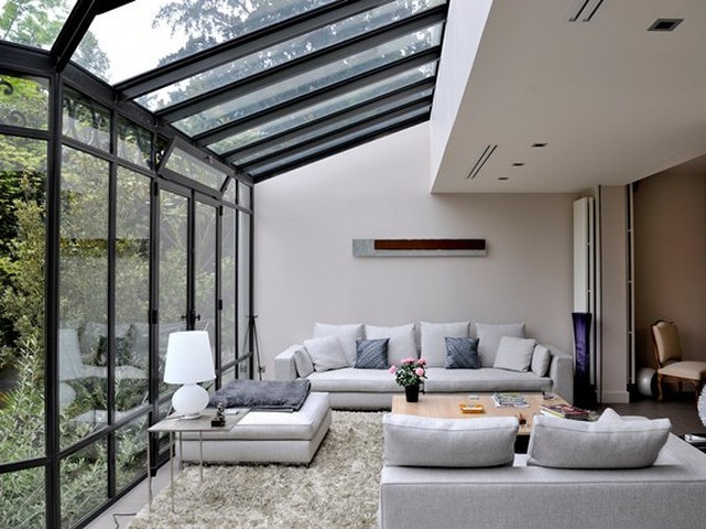 découvrez nos fenêtres de véranda alliant esthétisme et performance énergétique. transformez votre espace avec des solutions sur mesure, idéales pour intégrer la lumière naturelle tout en bénéficiant d'un confort optimal. profitez d'une véranda accueillante tout au long de l'année.