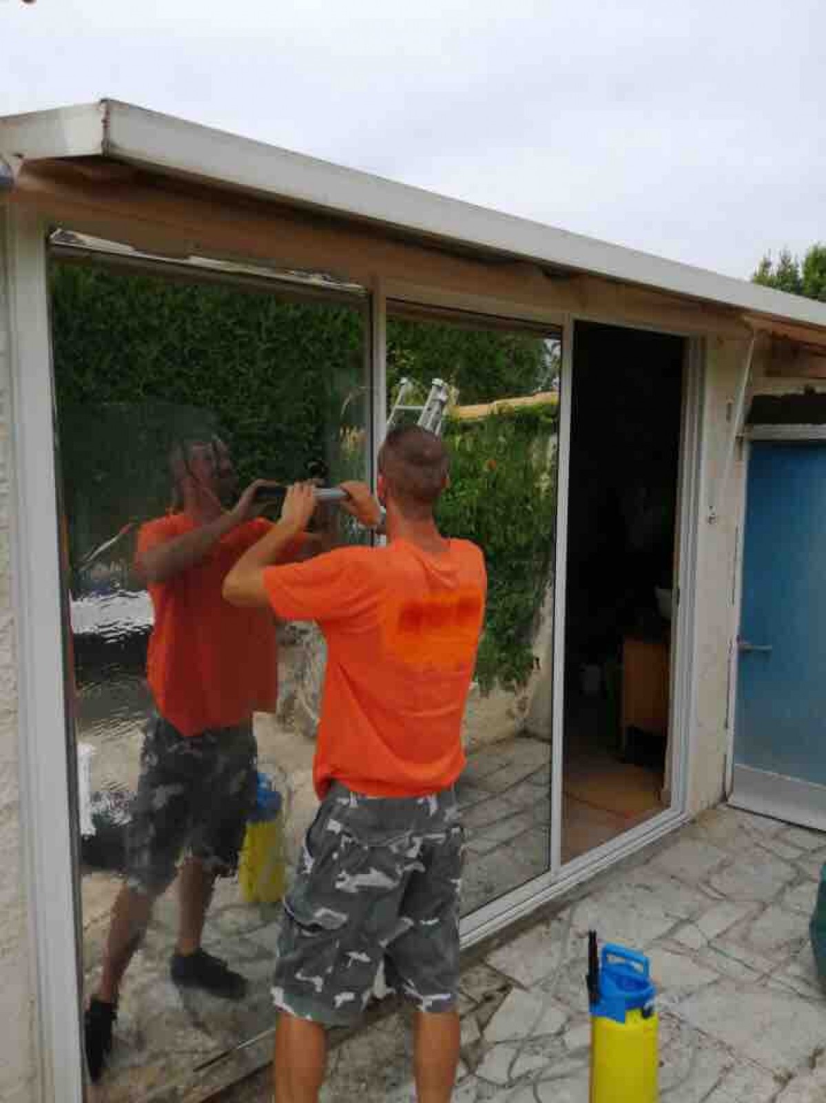 découvrez comment le film solaire pour véranda peut transformer votre espace de vie en offrant confort et protection contre la chaleur. optimisez l'éclairage naturel tout en préservant votre intimité grâce à nos solutions innovantes et esthétiques.