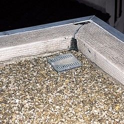 découvrez comment identifier et réparer une fuite sur un toit plat. ne laissez pas l'humidité compromettre l'intégrité de votre bâtiment. suivez nos conseils pratiques pour un entretien efficace et durable de votre toiture.