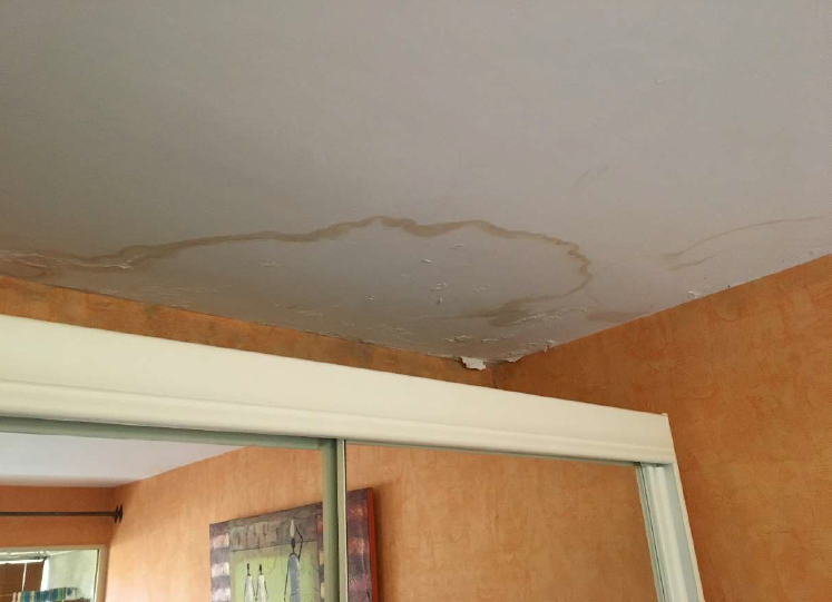 découvrez nos conseils pour détecter et réparer une fuite sur un toit plat. protégez votre maison des dégâts d'eau et assurez-vous une étanchéité durable grâce à nos solutions efficaces.