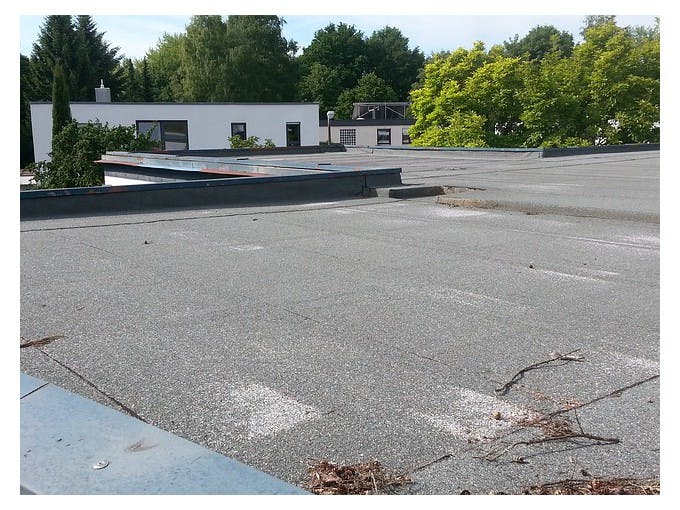 découvrez comment identifier et réparer une fuite sur votre toit terrasse. nos conseils pratiques vous aideront à protéger votre maison des dégâts d'eau et à assurer l'étanchéité de votre espace extérieur.