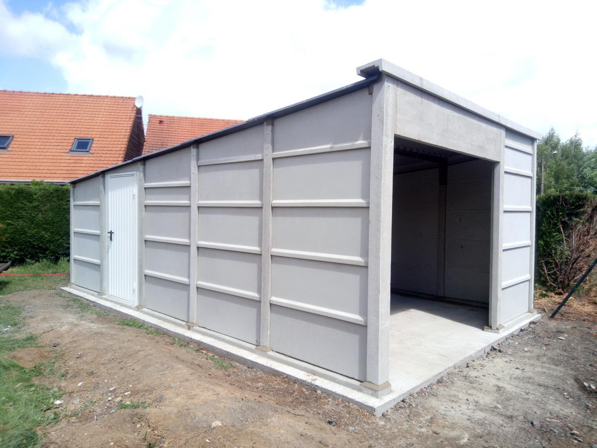 découvrez notre garage en béton, une solution robuste et durable pour protéger vos véhicules. idéal pour toutes vos exigences de rangement, ce garage s'intègre parfaitement à votre espace tout en offrant une excellente résistance aux intempéries.
