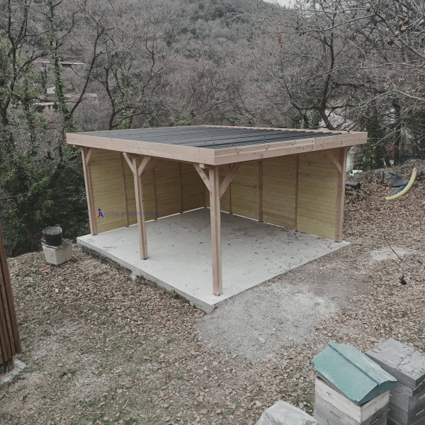 découvrez notre garage en bois à toit plat, alliant esthétisme et fonctionnalité. idéal pour abriter votre véhicule tout en s'intégrant harmonieusement dans votre jardin, ce garage robuste et durable se décline en plusieurs dimensions et finitions.