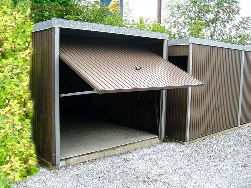 découvrez notre garage en métal, une solution robuste et durable pour protéger vos véhicules et vos biens. conçu pour résister aux intempéries, il allie fonctionnalité et esthétique pour s'intégrer parfaitement à votre espace extérieur.