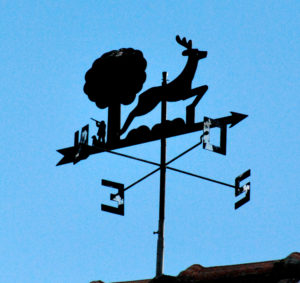 découvrez l'univers fascinant des girouettes : ces outils joliment décoratifs et pratiques qui mesurent la direction du vent. explorez nos modèles uniques et personnalisables pour embellir votre jardin ou votre toit tout en ajoutant une touche d'élégance à votre espace extérieur.