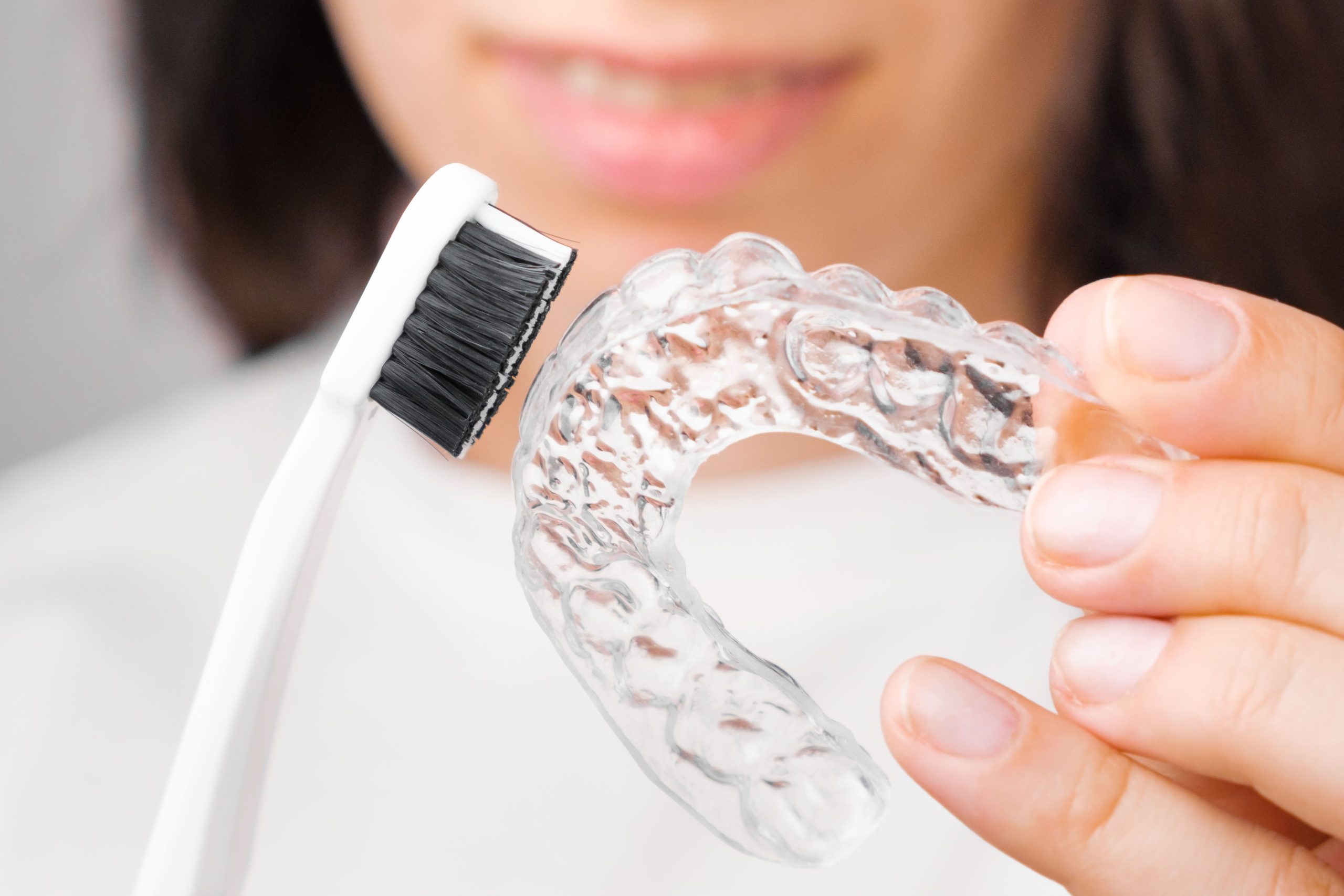découvrez la gouttière invisible, une solution orthodontique discrète et efficace pour un sourire parfait sans les inconvénients des appareils traditionnels. confort et esthétisme réunis pour transformer votre sourire en toute confiance.