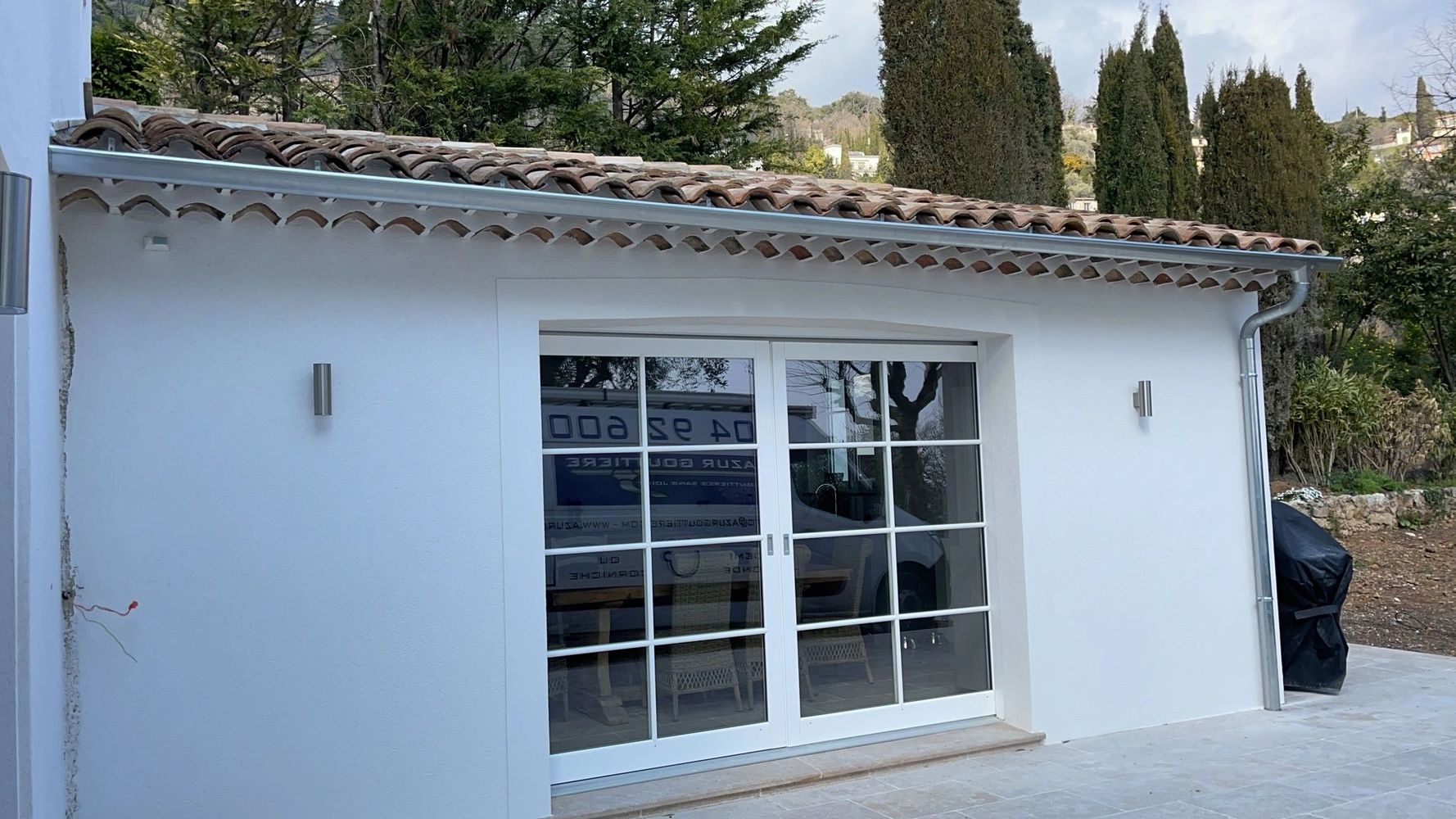 découvrez tout ce qu'il faut savoir sur les gouttières : types, matériaux, installation et entretien. protégez votre maison des intempéries et assurez un drainage efficace de vos eaux pluviales grâce à nos conseils pratiques et astuces.