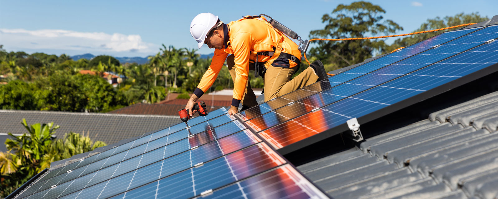 découvrez notre guide complet sur les panneaux photovoltaïques : principes de fonctionnement, avantages, installation et conseils pour choisir la solution adaptée à vos besoins énergétiques. optez pour l'énergie solaire et réduisez votre facture d'électricité tout en respectant l'environnement.